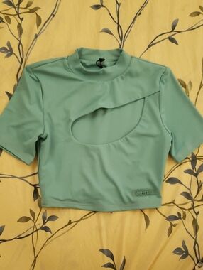 Bo+Tee Cropped Top 🌸